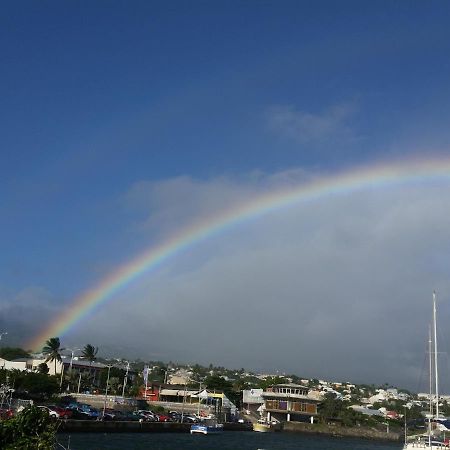 Апартаменты Le Voyageur A 1 Mn Du Chu Sud Terre-Sainte, Saint-Pierre Экстерьер фото
