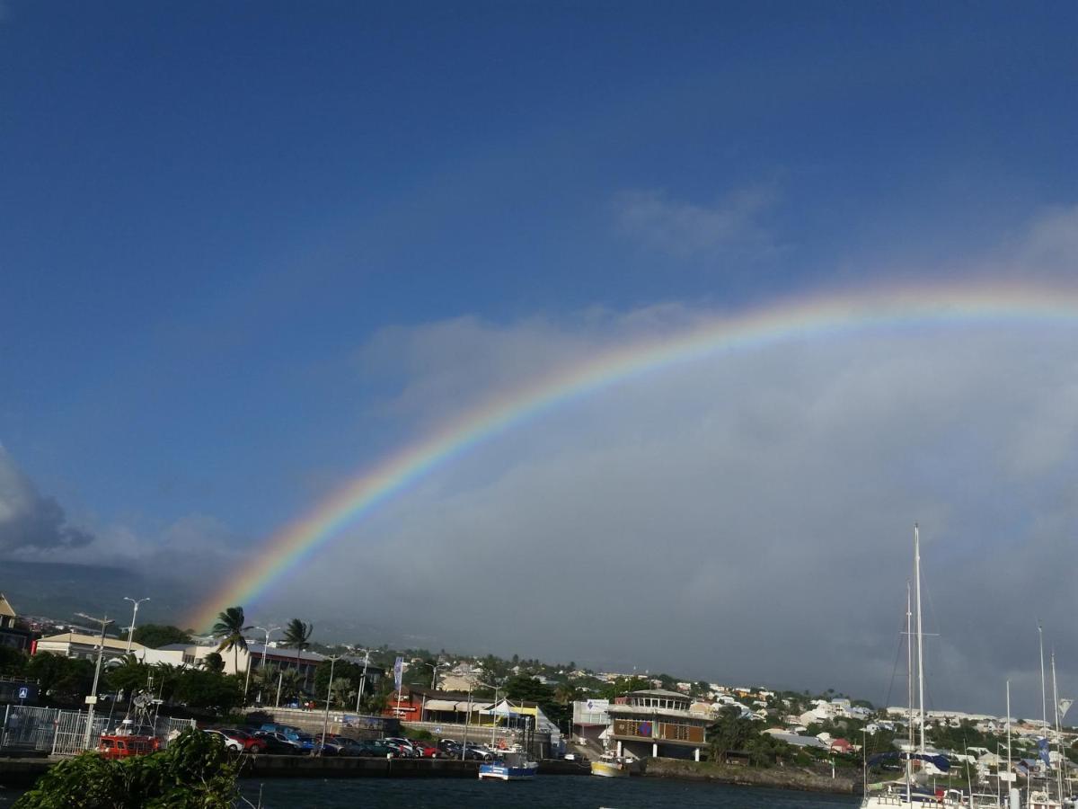 Апартаменты Le Voyageur A 1 Mn Du Chu Sud Terre-Sainte, Saint-Pierre Экстерьер фото