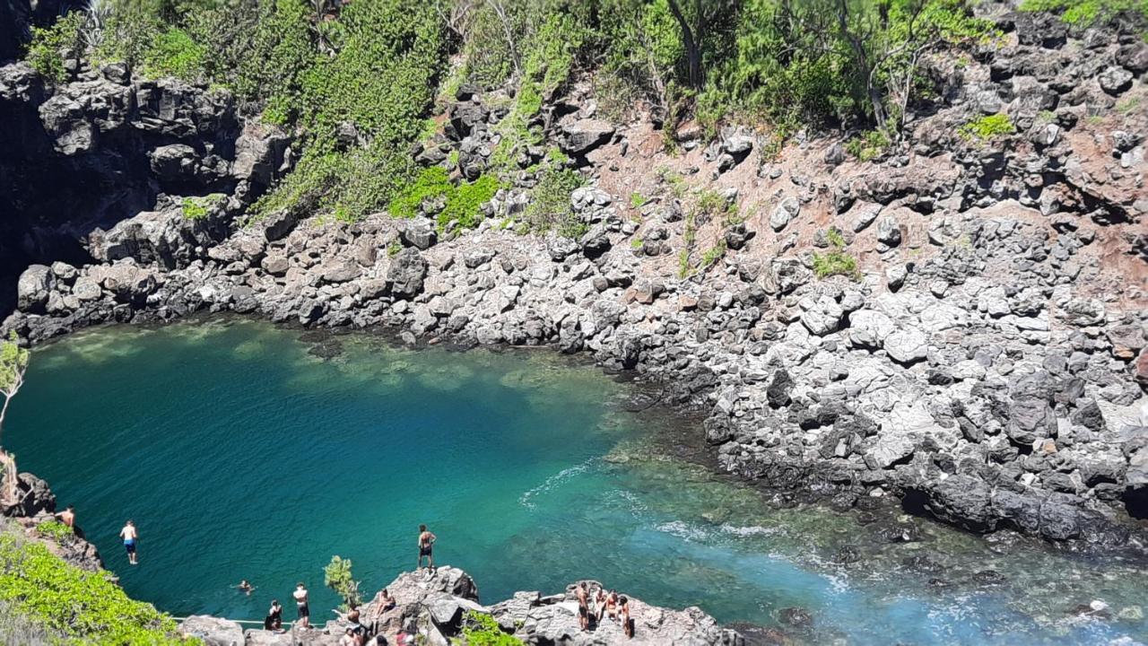 Апартаменты Le Voyageur A 1 Mn Du Chu Sud Terre-Sainte, Saint-Pierre Экстерьер фото